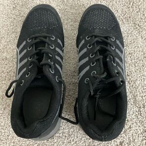 Steel toed women’s puma shoes size 7 like new condition